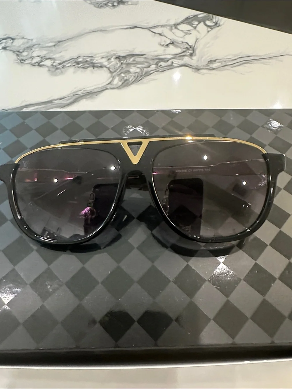 Louis Vuitton Black Sunglasses with Gold Trim - Men's Pilot Style
